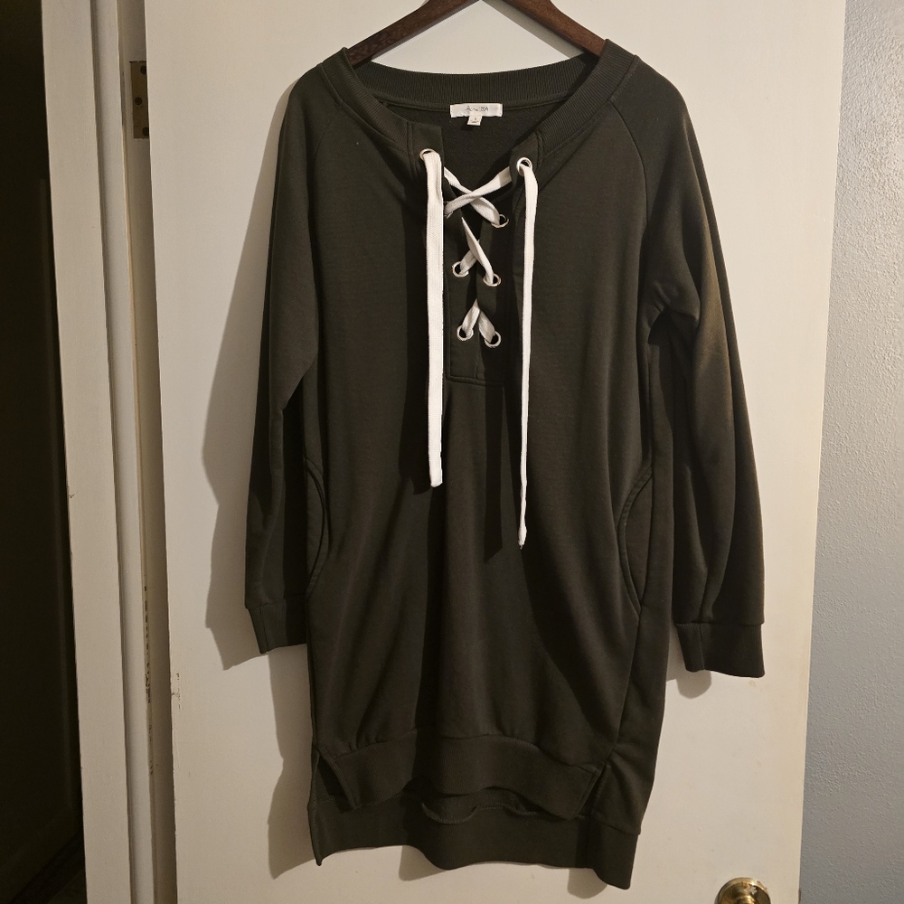 Green Long Sleeve Sweater Dress. Never Worn. Size Large. - Picture 3 of 3